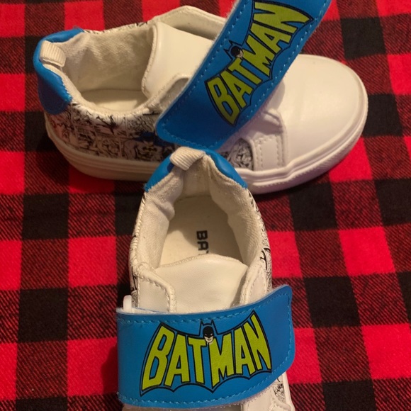Toddler Boy Batman Sneakers - Picture 2 of 2